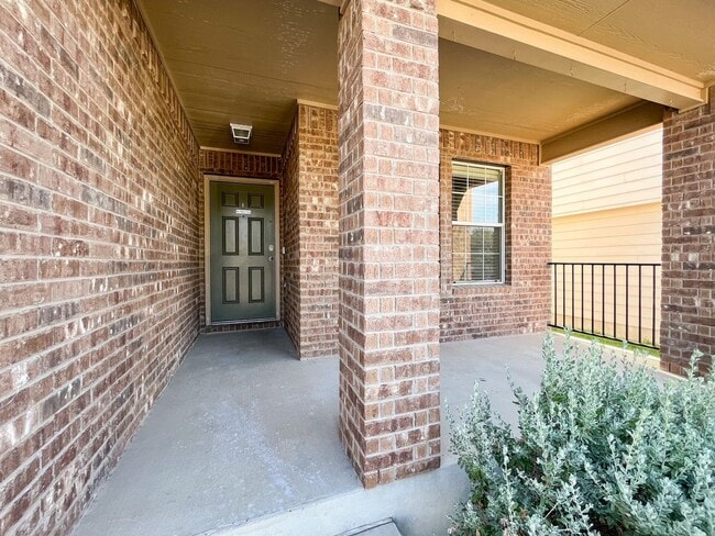 Building Photo - Spacious Home in Yowell Ranch
