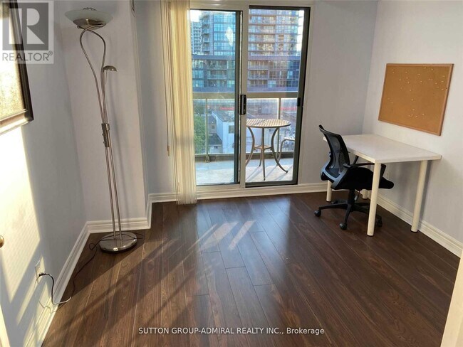 Building Photo - 28 Empress Ave