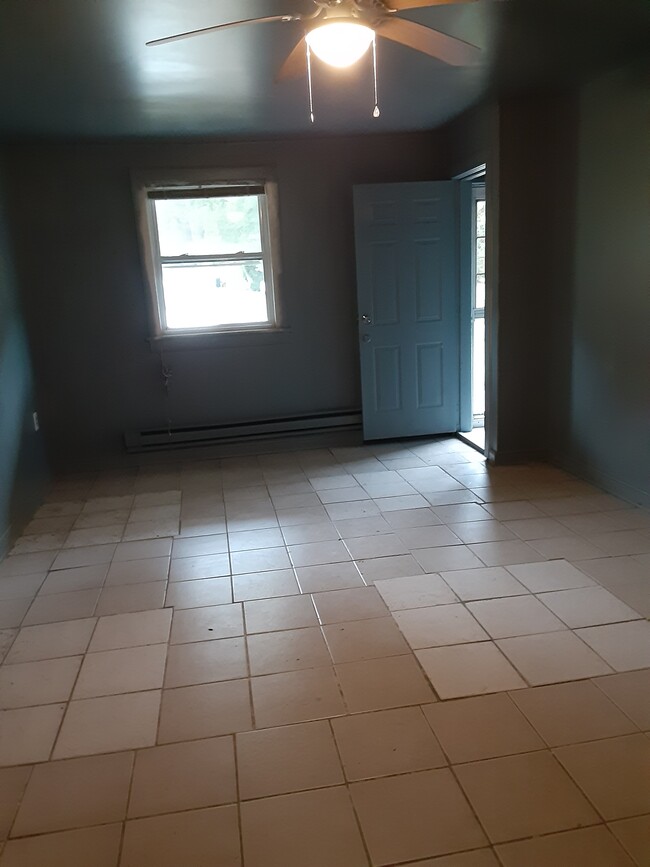 Living Room - 20503 Southlawn Ave
