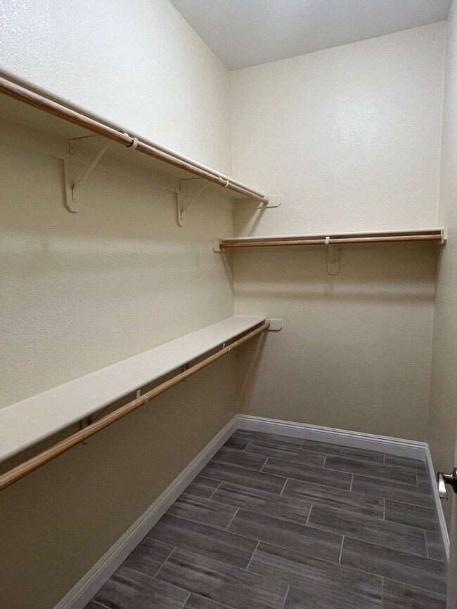 Foto del edificio - Gorgeous 3 Bedroom, 2 Bath in Silverado Ranch