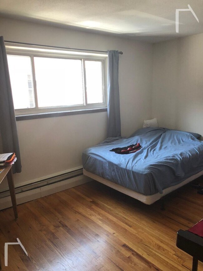 Foto del edificio - Charming 2 Bedroom-No Broker Fee