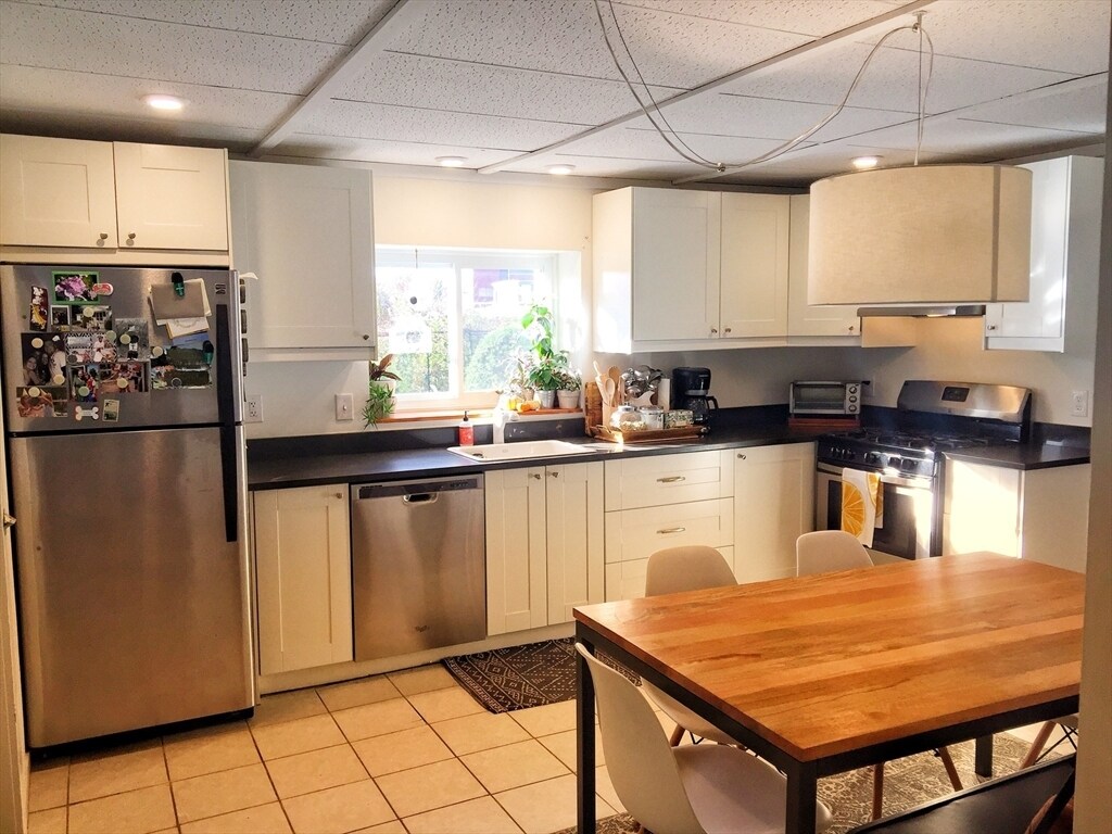 216 Harvey St Unit 1, Cambridge, MA 02140 Room for Rent in Cambridge