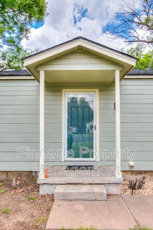 Building Photo - 213 Paint Rock Rd