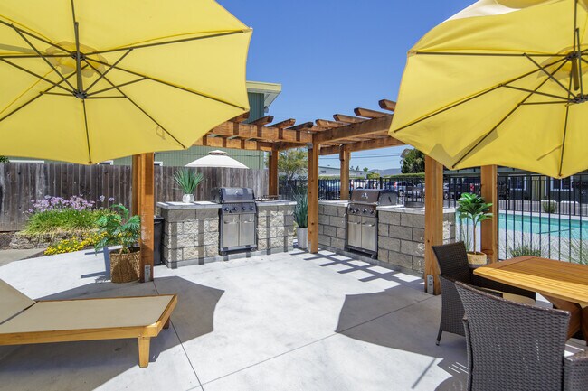 Building Photo - The Grove Apartments