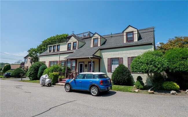 Building Photo - 167 Coggeshall Ave
