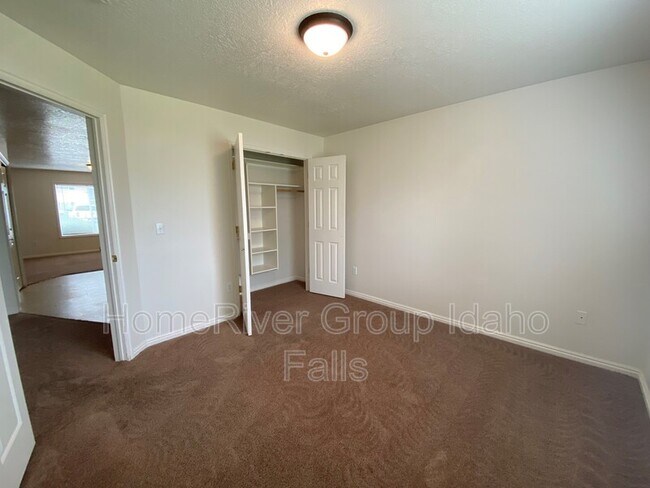 Building Photo - 1350 Midway Ave