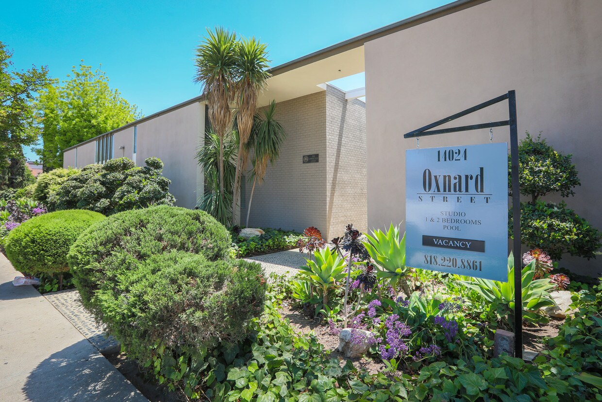 Primary Photo - 14024 Oxnard St