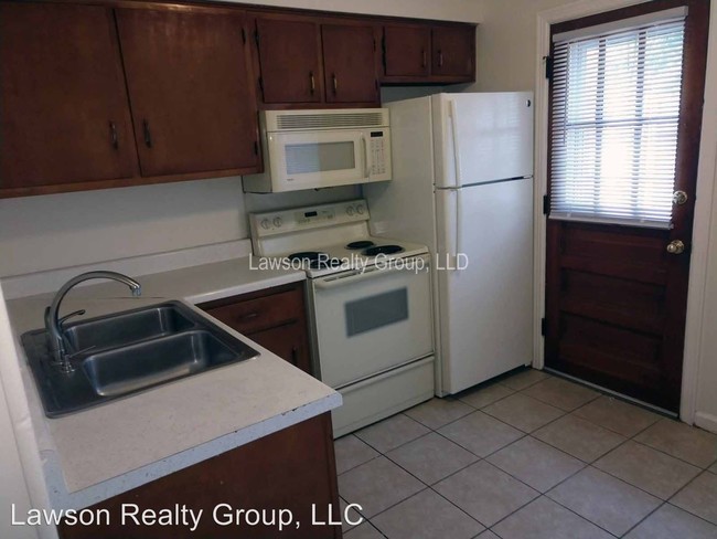 Building Photo - 821 Apperson Dr