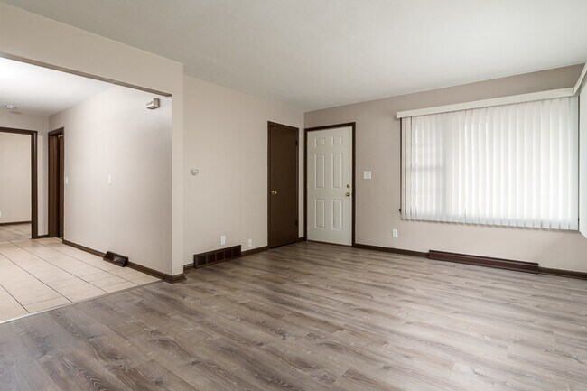 Building Photo - 3220 Darwood Dr