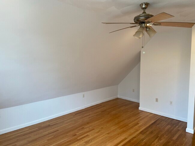 Building Photo - 281 Bowdoin St