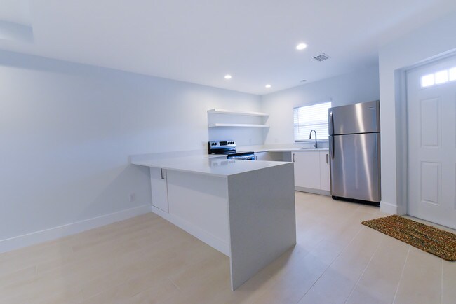 Building Photo - 1713 Bal Harbour Dr