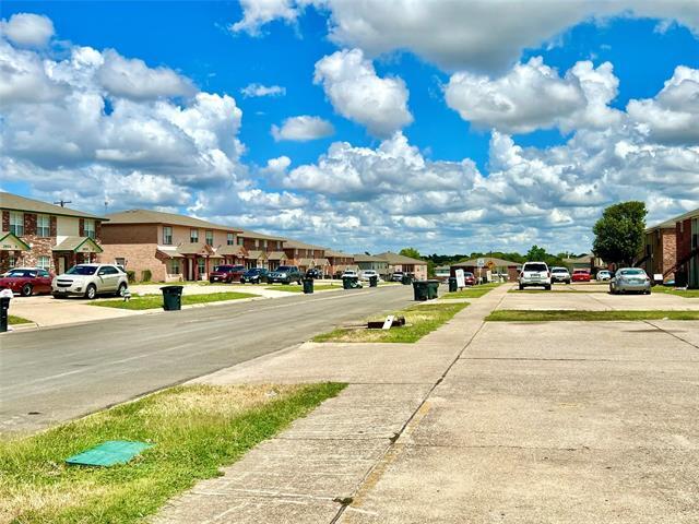 Building Photo - 2800 Cantabrian Dr
