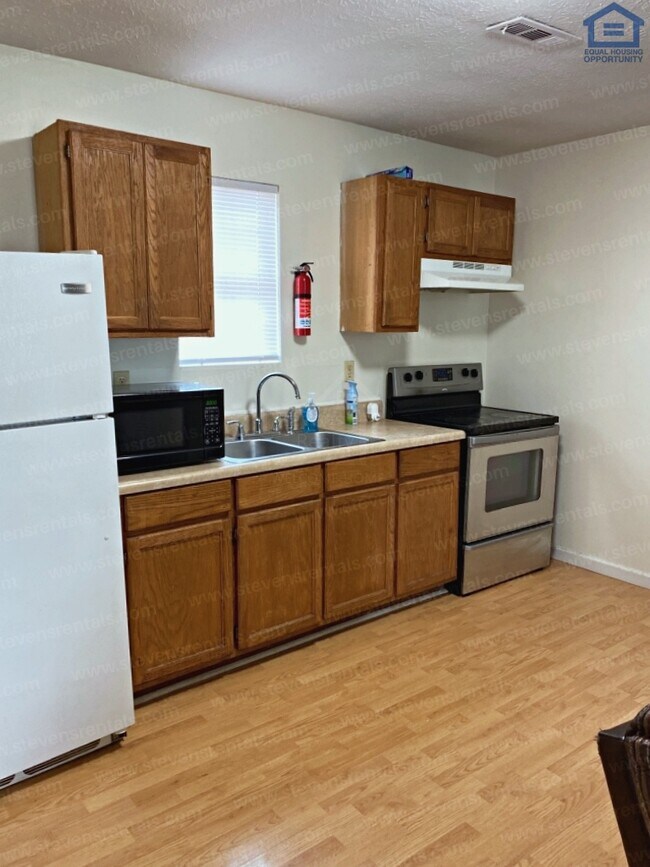 Building Photo - 157 Bybee Woods Dr