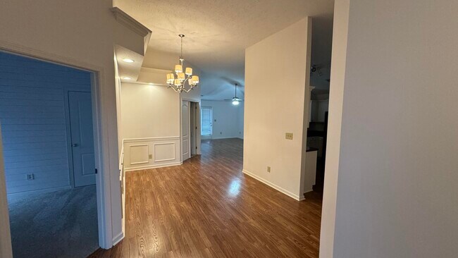 Building Photo - 2860 Mahala Ln