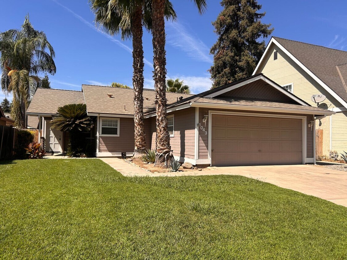 Foto principal - Cute home for rent in Visalia!