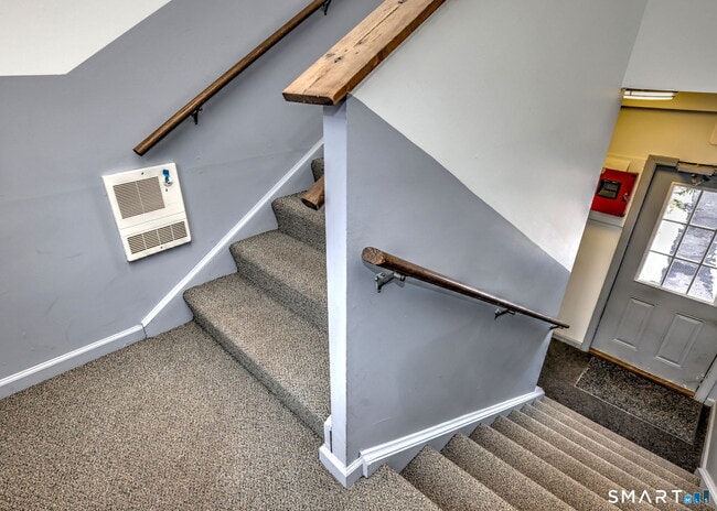 Building Photo - 14 Cherry St