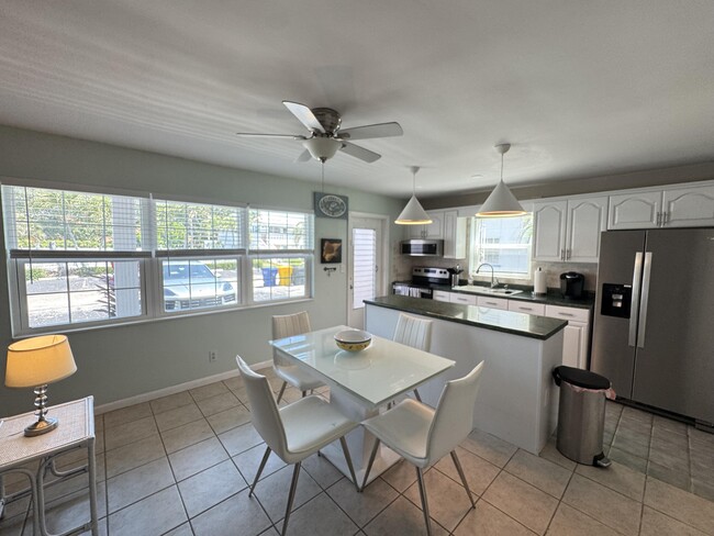 Building Photo - 5505 N Ocean Blvd