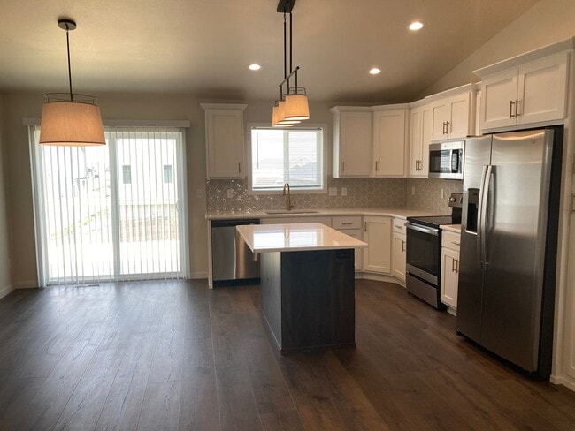 Foto del edificio - New 4 Bedroom/3 Bathroom House - Rent With...