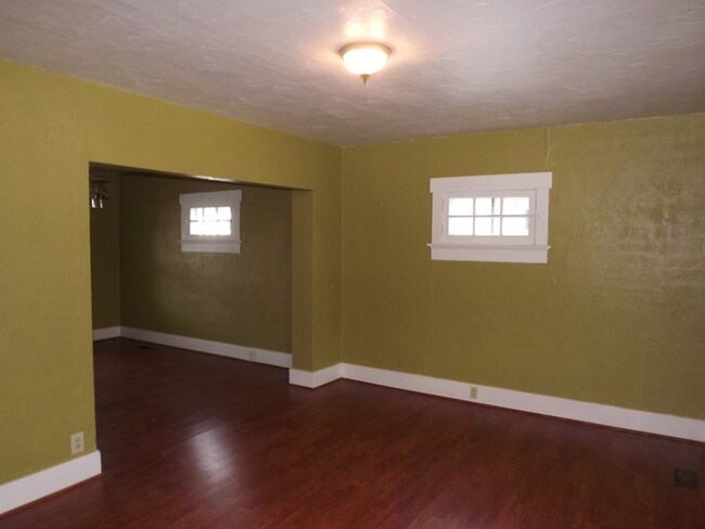 Building Photo - Ready for Move In!