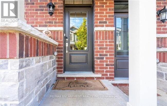 Building Photo - 15 Pierre Trudeau Ln