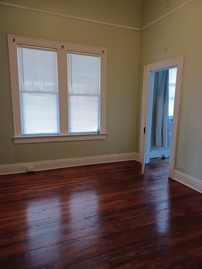 Building Photo - 460 S Floral Ave