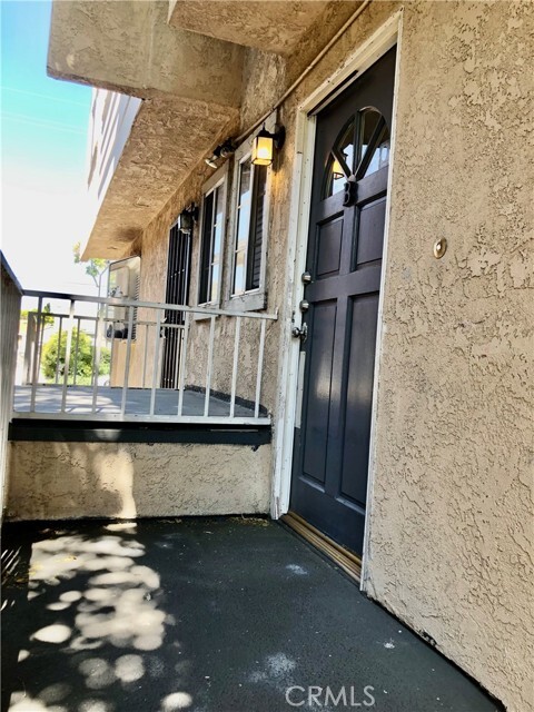 Building Photo - 836 S Sierra Vista Ave