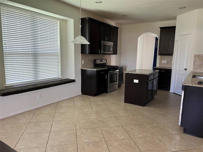 Building Photo - 5631 Jay Thrush Dr