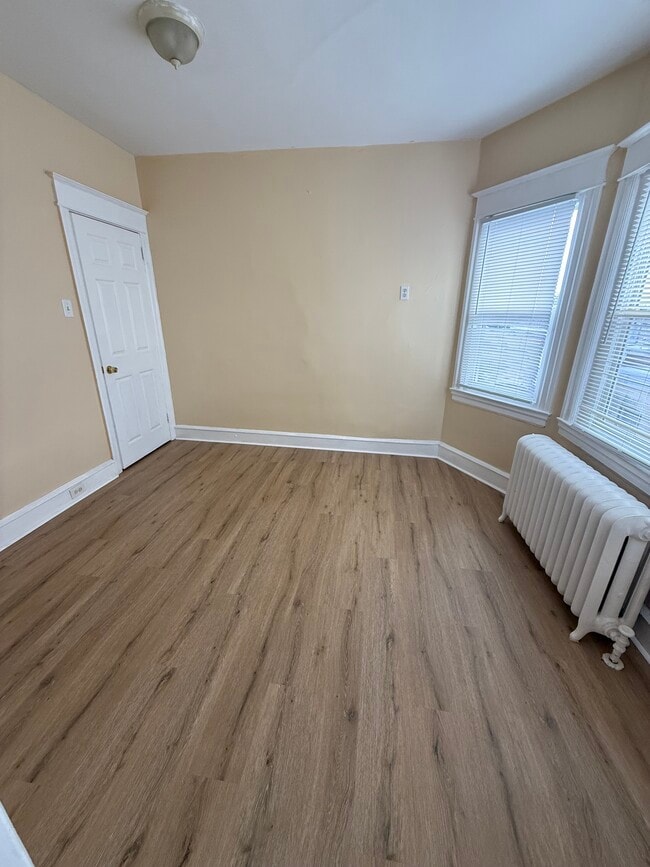 BEDROOM - 425 N Simpson St