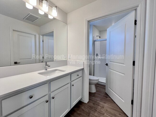 Foto del edificio - 2065 N Wagon Ln
