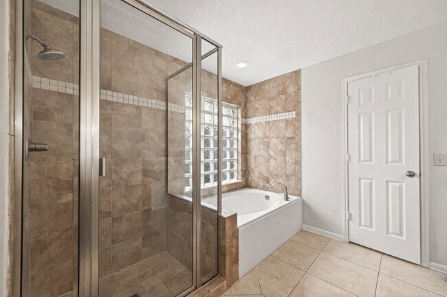 Building Photo - 18526 Fawn Run Ln