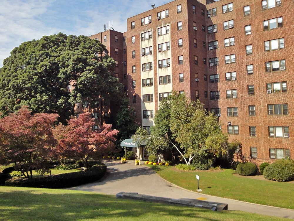 Pelham Park Apartments Philadelphia, PA