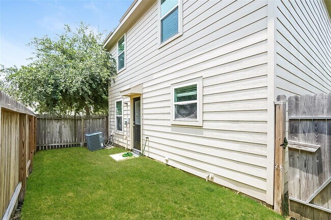 Building Photo - 13007 Bella Vida Ln