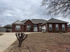 Building Photo - 106 Daventry Ln