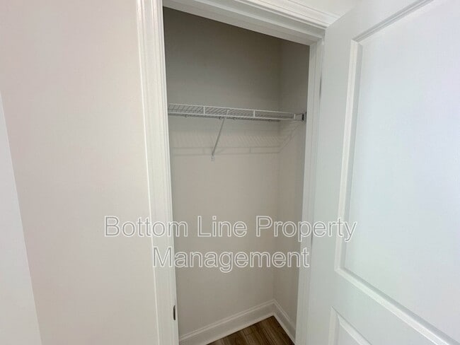 Building Photo - 2938 Clyde Dr