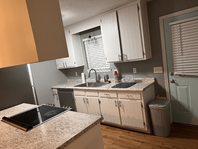 Building Photo - 2048 Canewood Ct