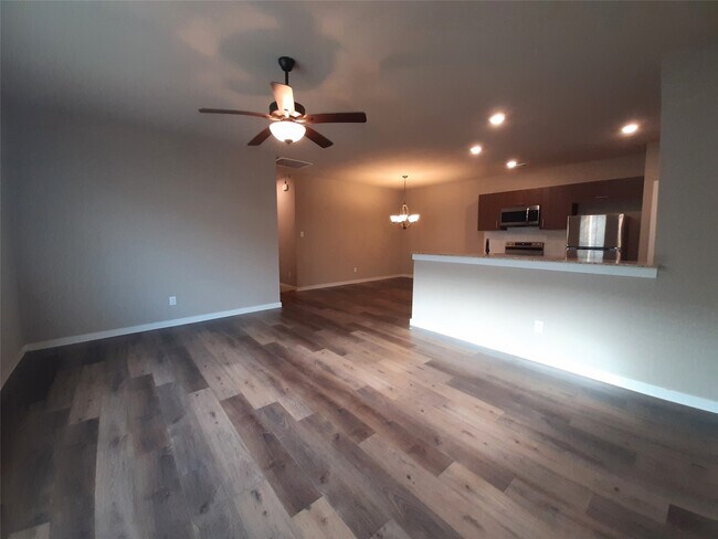 Foto del edificio - 9733 Grosbeak Ln