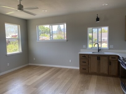 Foto del edificio - 314 Lithia Ave