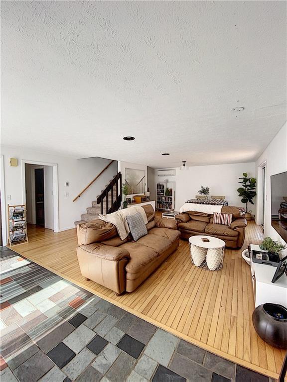 Foto del edificio - 15 Sleepy Hollow Ct