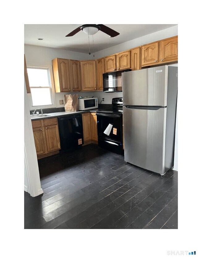 Building Photo - 1391 Park Ave