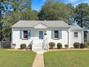 Building Photo - 2902 Irisdale Ave