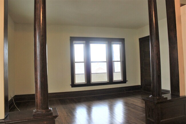 Building Photo - 219 Grove St