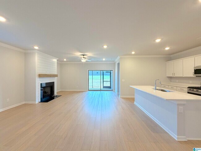 Building Photo - 151 Clift Crk Dr