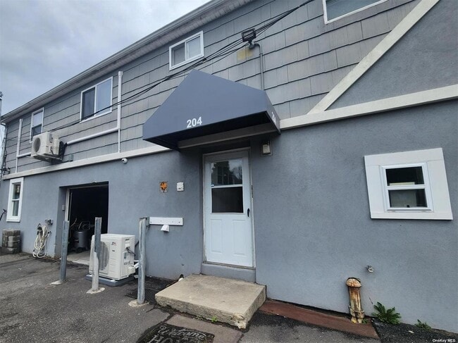 Building Photo - 204 Brentwood Rd