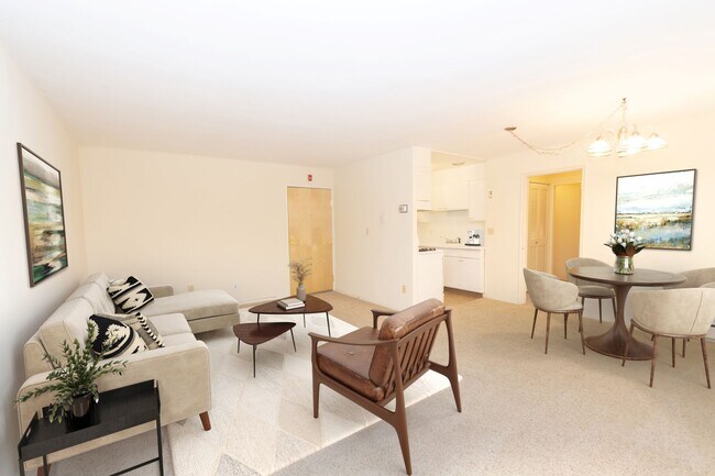 Foto del edificio - 2920 Dean Parkway Apartments