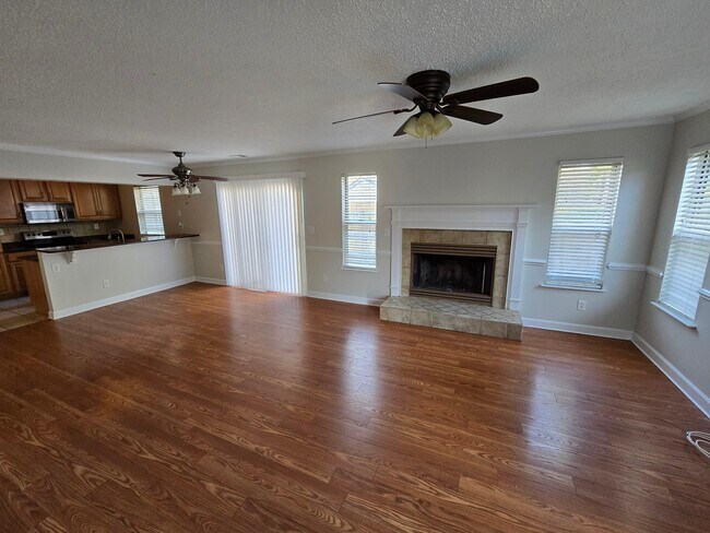Building Photo - 718 Gemstone Ln