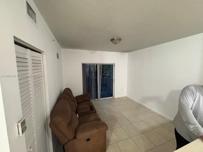 Foto del edificio - 11050 SW 196th St