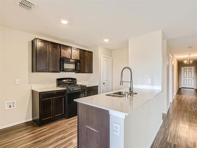 Foto del edificio - 317 Blue Crow Ln