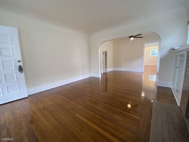Building Photo - 3 br, 2 bath House - 3323 Thorn Street 3323