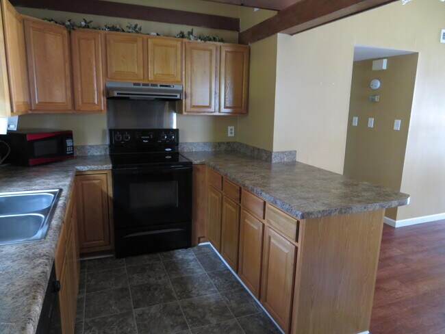 Building Photo - 116 Village Cir