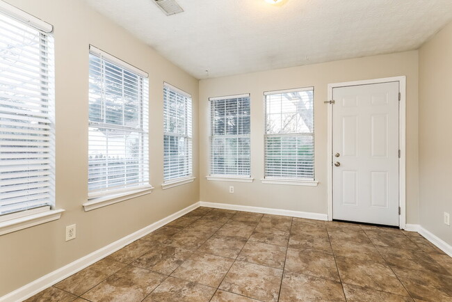 Foto del edificio - 1751 Live Oak Ln